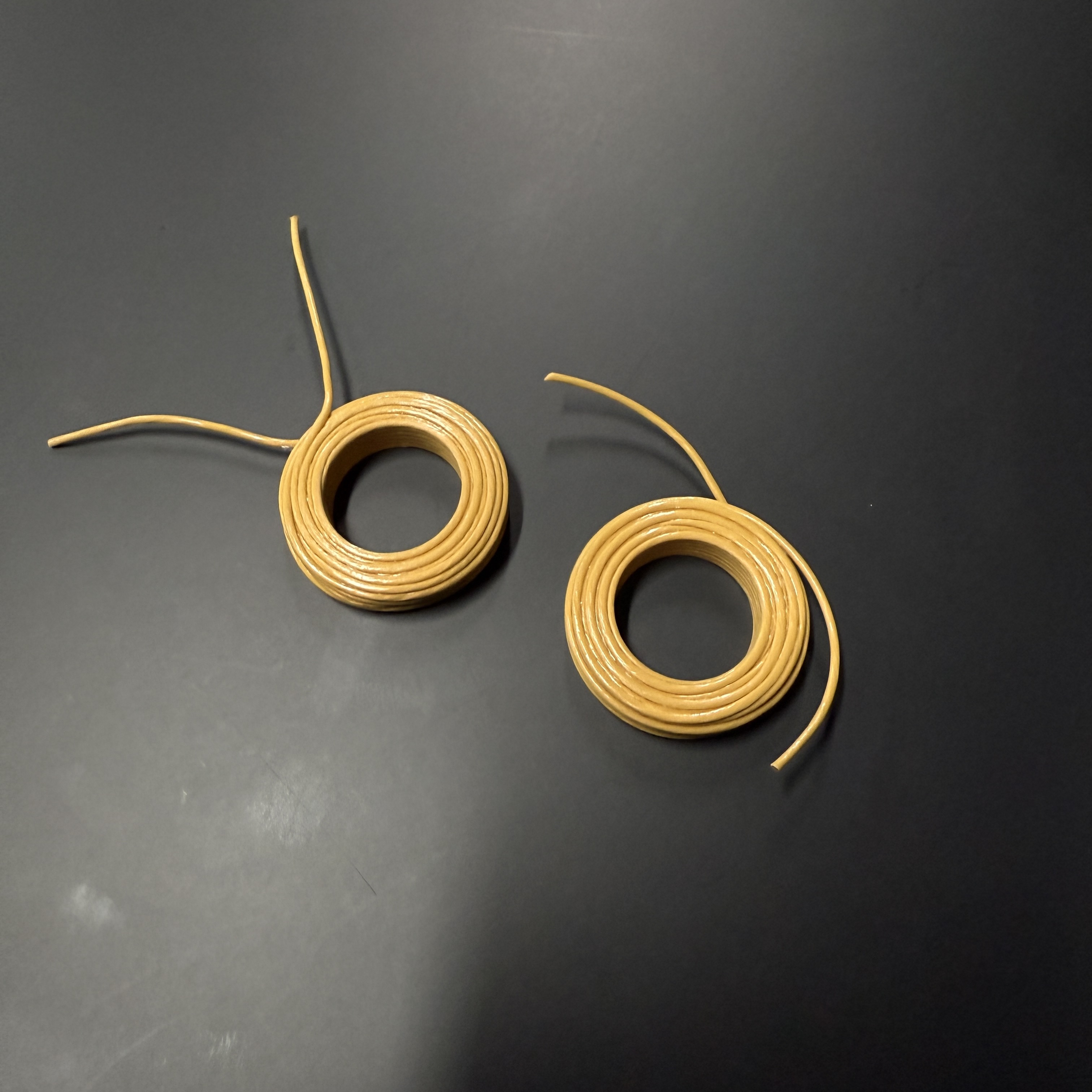 Selbstklebende Kupferspule